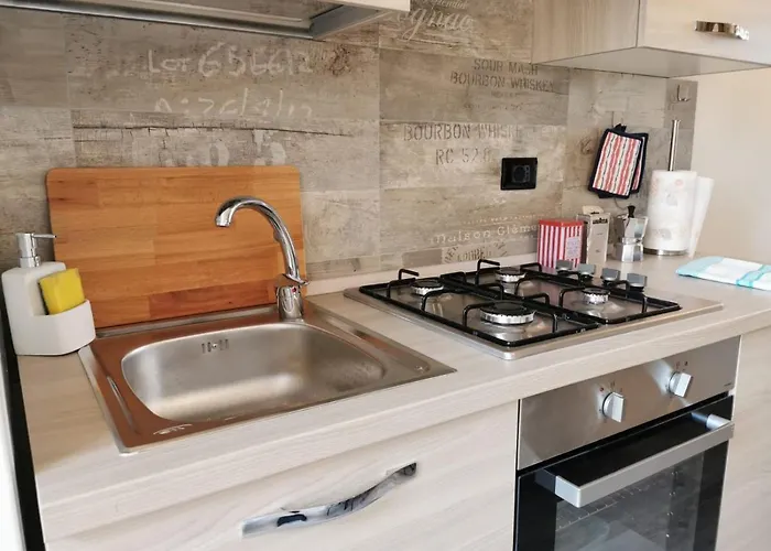 La Casa Sul Porto 拉韦诺-蒙贝洛