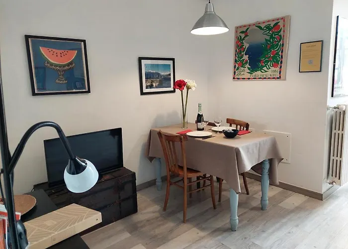 La Casa Sul Porto * 라베노-몸벨로