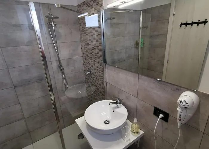 La Casa Sul Porto * 라베노-몸벨로